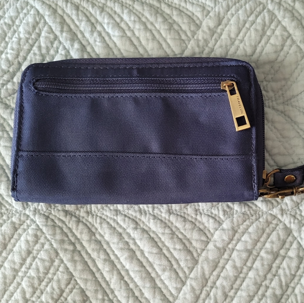 Travelon wristlet - Picture 2 of 6